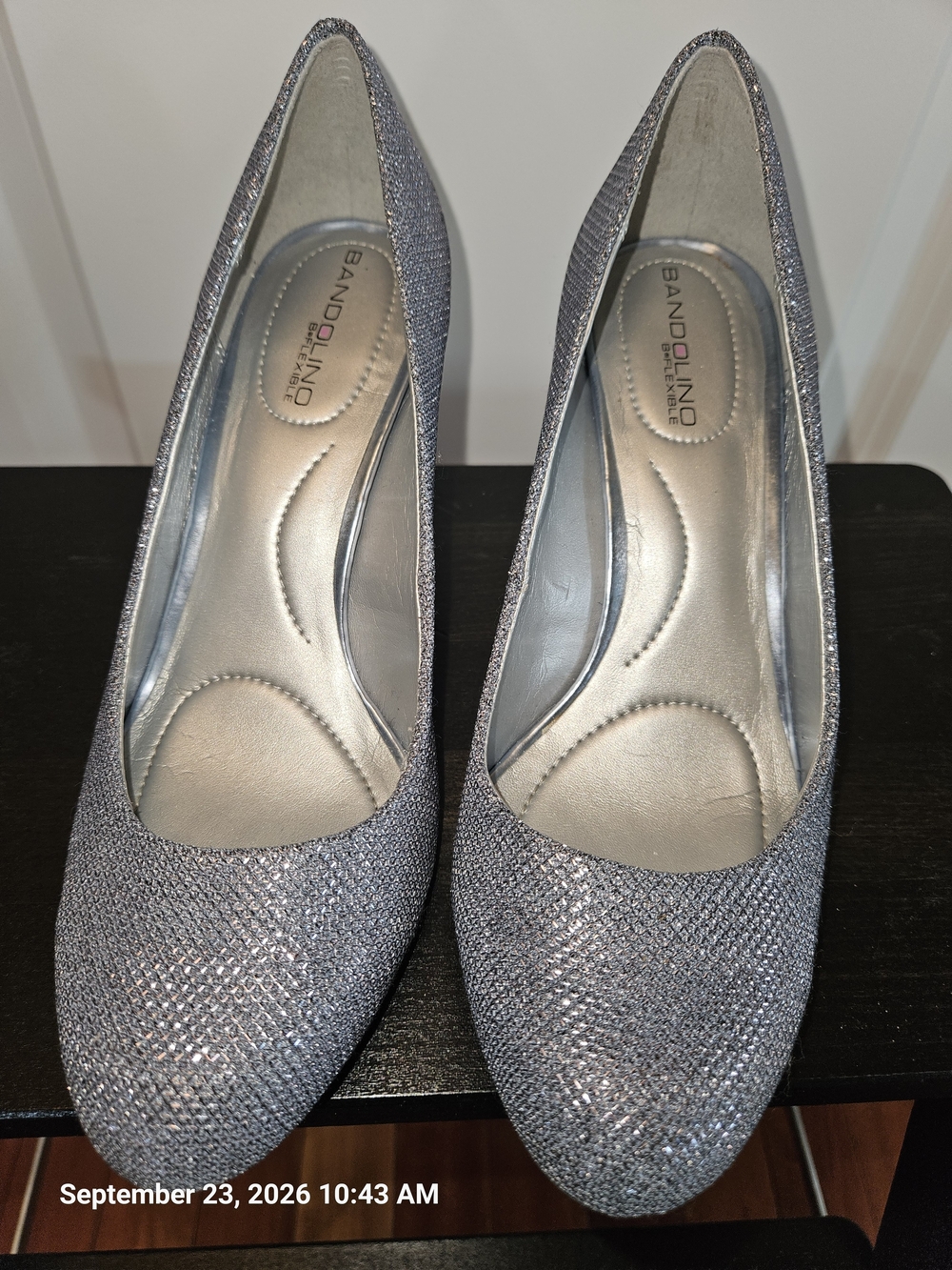 Bandolino Silver Sparkley Round-Toe Pumps